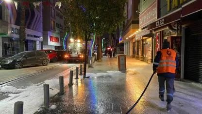 Temizlik işlerinden caddelerde bayram temizliği