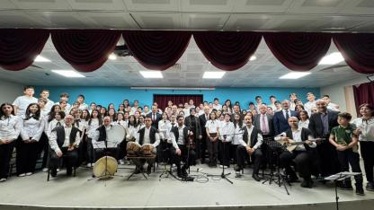 Zeki Gezer Ortaokulu öğrencileri ve kaymakamın okuduğu ilahiler mest etti