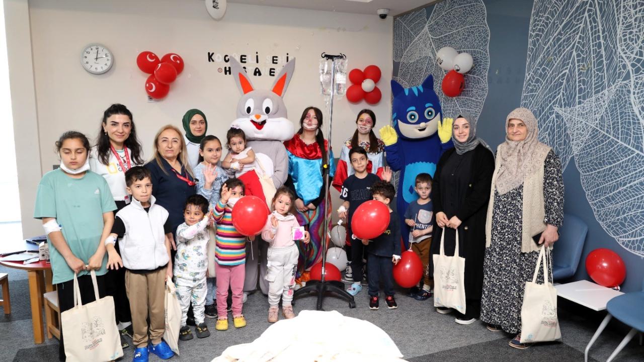 23 Nisan’ın neşesi Şehir Hastanesi’ne taşındı