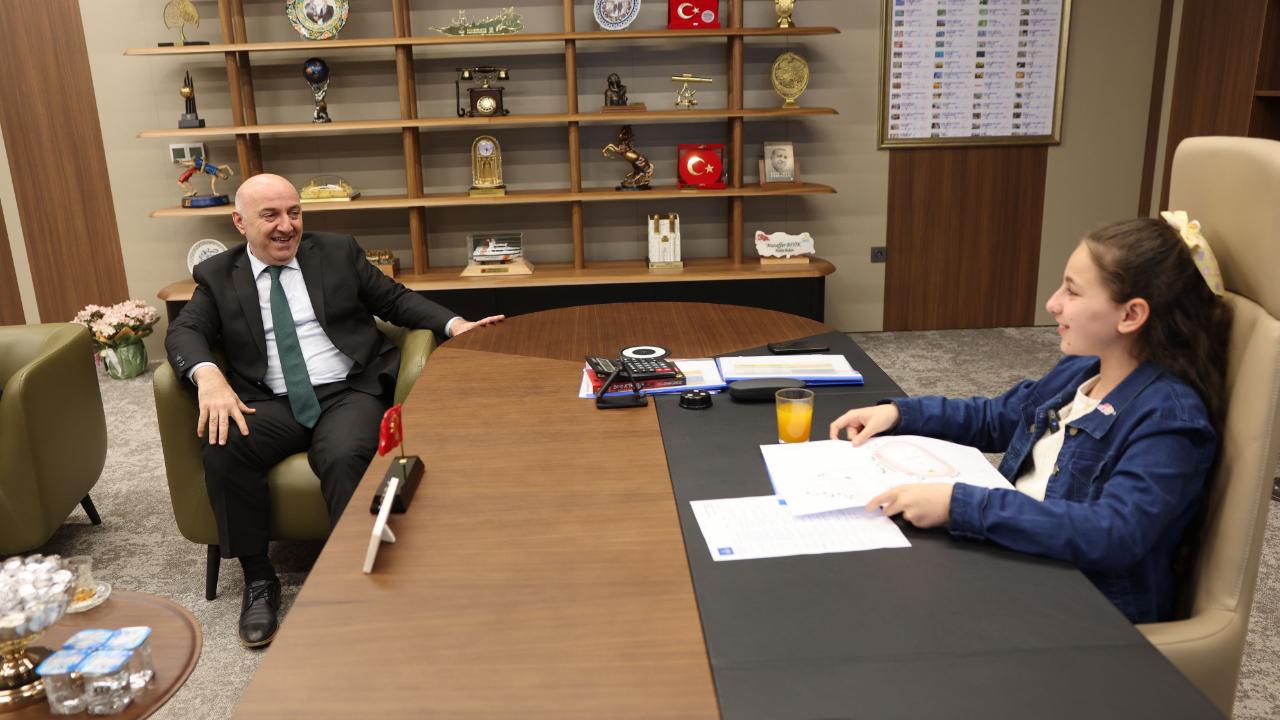 Başkan Bıyık makamını geleceğin başkanlarına devretti