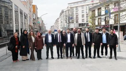 Beş Başkan Şehit Numan Dede Caddesi Esnafıyla Buluştu