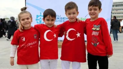 Bir meydan dolusu mutluluk