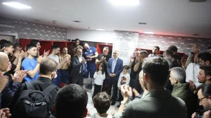 Çayırova Belediyesi basketbolda  tarih yazdı; 5 yılda 5 kupa!