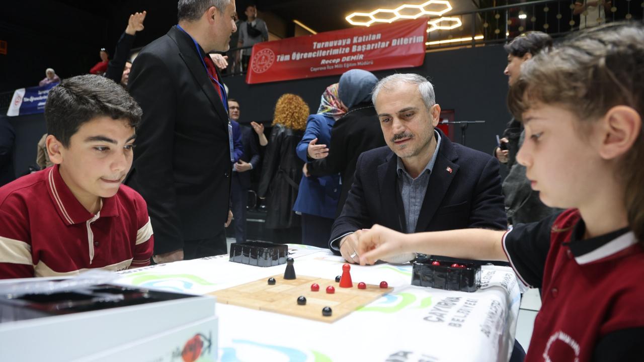Çayırovalı öğrenciler, akıl ve zeka oyunlarında ter döküyor