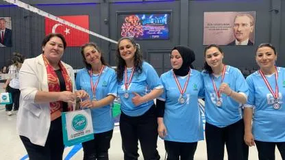 Çayırova’nın sultanları sahaya çıktı, kazanan dostluk oldu!