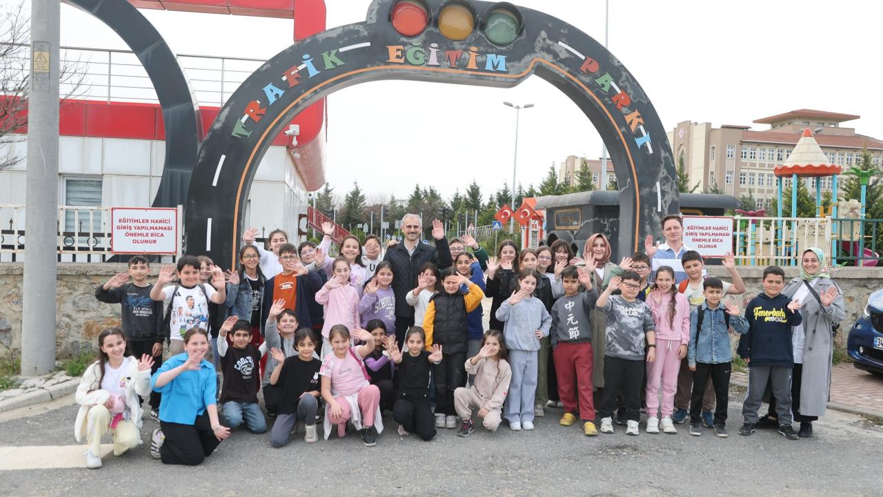 Çiftçi, Çayırovalı miniklerle, Trafik Eğitim Parkı’nda buluştu