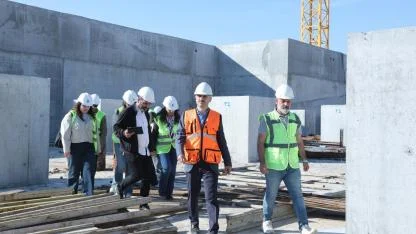 Çiftçi, hastane inşaatını GTÜ’lü öğrencilerle birlikte inceledi