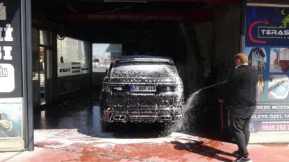 Darıca’da 17 yıldır otomotiv sektöründe hizmet veren FSM Oto, Teras Garden’le turizme de atıldı