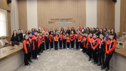 Darıca’nın halk oyunları ekibi il birincisi oldu