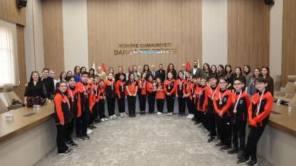 Darıca’nın halk oyunları ekibi il birincisi oldu