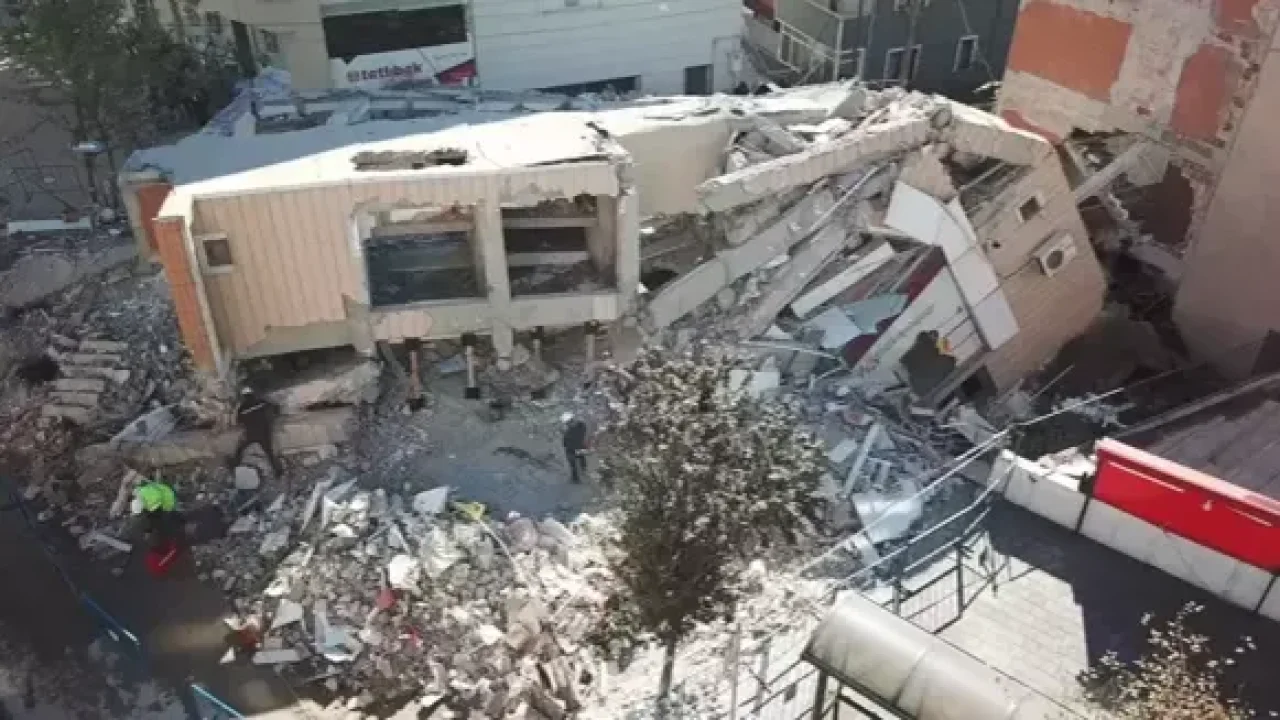 Gebze’de yıkılan binayla ilgili ortaya çıkan 2. raporda, olayın metroyla ilgili olmadığına yer verildi