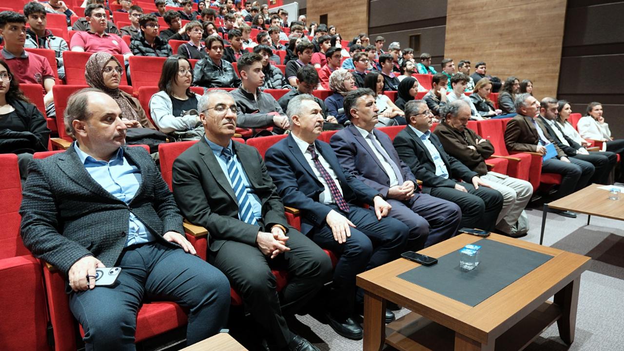 GTÜ’de Teknoloji Geliştirme ve Yapay Zekanın Stratejik Rolü Ele Alındı