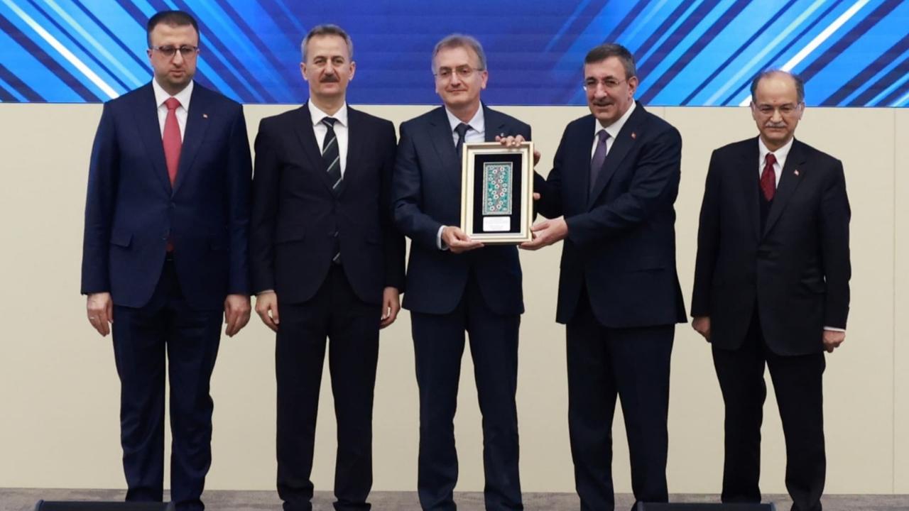 GTÜ’lü Akademisyene ASELSAN’dan "Üniversite-Savunma Sanayii İş Birliği Ödülü”