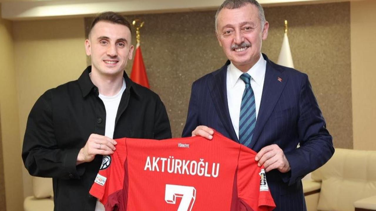 Kerem Aktürkoğlu’ndan Başkan Büyükakın’a Milli forma