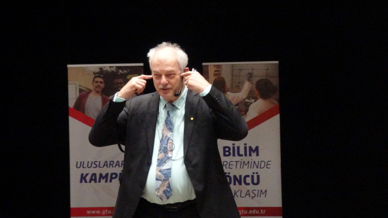 Nobel Ödüllü  Meldal; Bilgi o kadar önemli değil, çünkü yapay zeka var