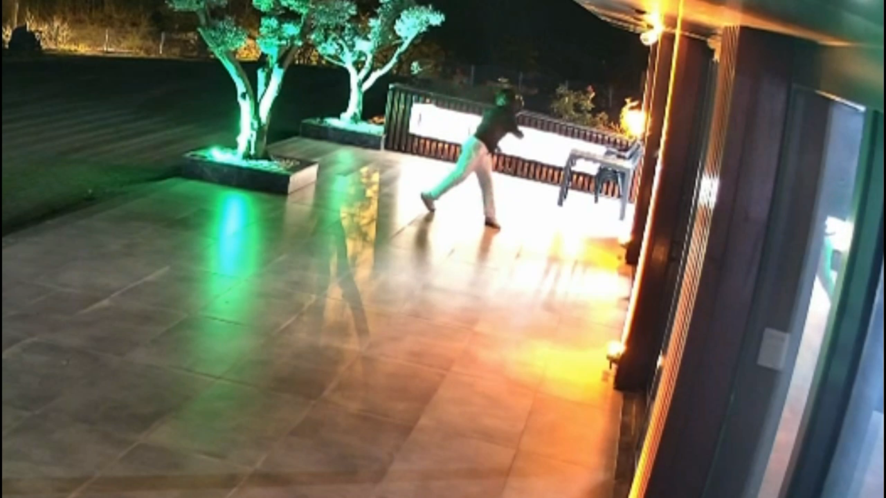 Oto galeriye el bombalı saldırı kamerada: 5 tutuklama