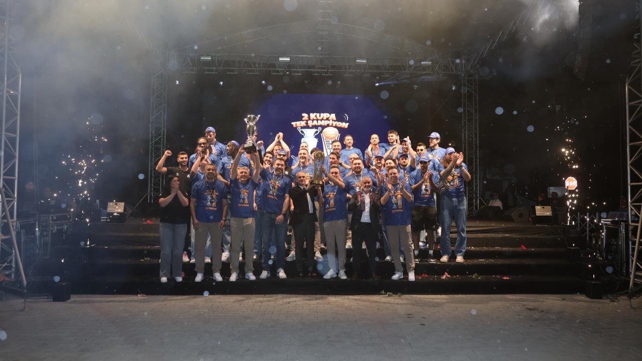 Şampiyon takım, şampiyon taraftarıyla buluştu