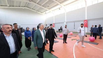 TAVŞANCIL KAPALI SPOR SALONU YENİ YÜZÜYLE AÇILDI