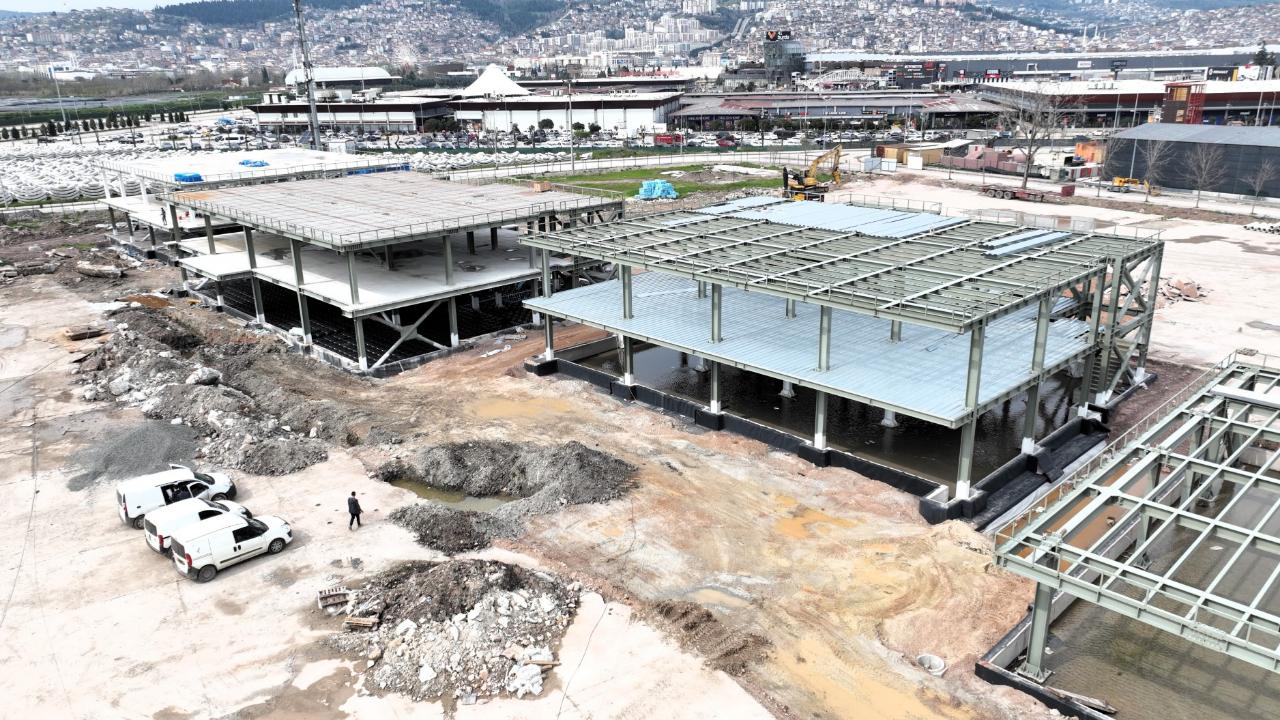 Yapılar yükseliyor, merkez şeklini alıyor